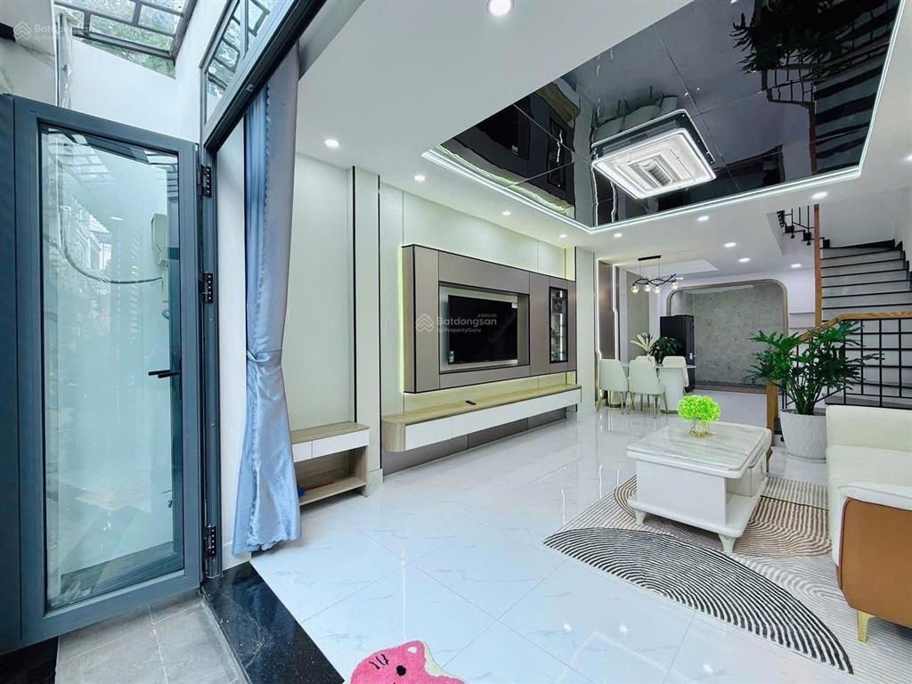 Định cư úc bán nhà trần huy liệu, phú nhuận  giá5,66tỷ/61m2  thuê 23trgần chợ nguyễn đình chiểu