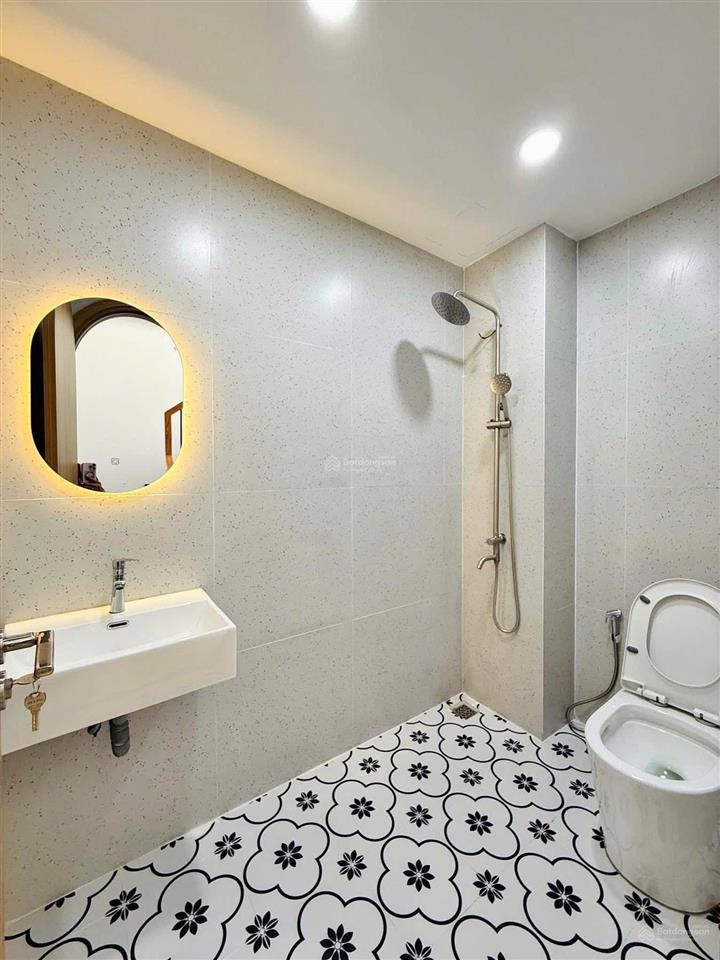 Định cư úc bán nhà trần huy liệu, phú nhuận  giá5,66tỷ/61m2  thuê 23trgần chợ nguyễn đình chiểu