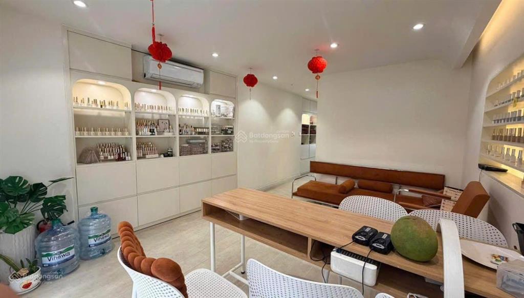 Ngộp vốn bán nhanh căn nhà mtđ nguyễn đình chiểu, quân 3  giá 7,25tỷ/63m2  cho thuê 42tr/tháng
