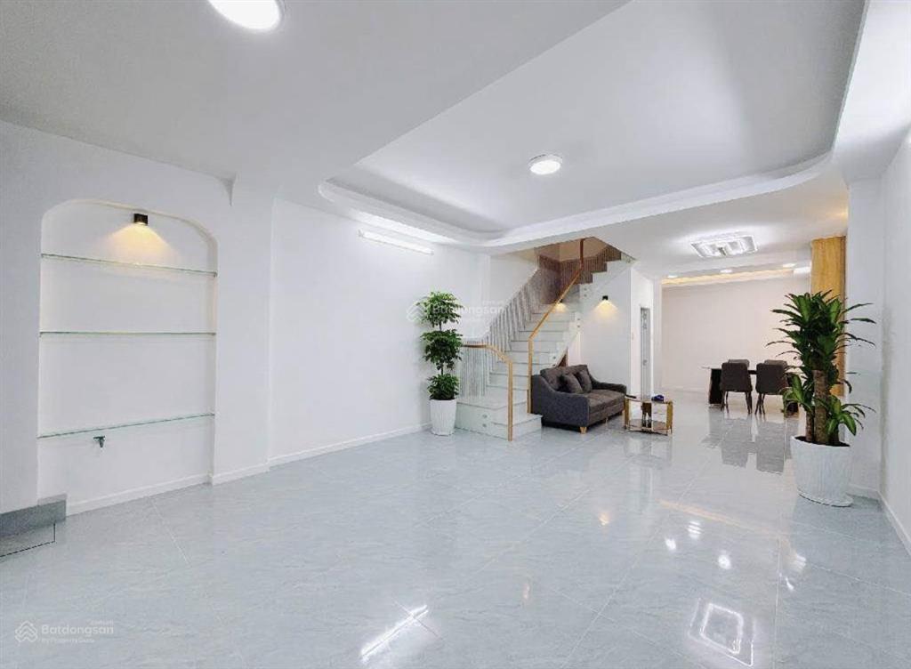 Cần bán nhà trung tâm phú nhuận  đường cô bắc  giá 6,5tỷ/65m2  gần quận 1, ngay khu ẩm thực pxl