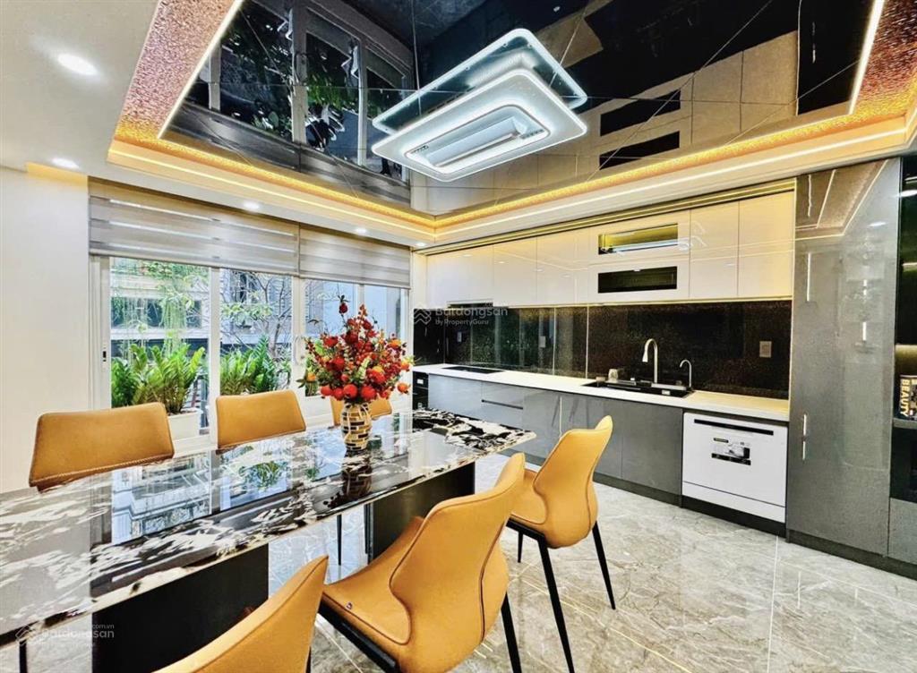 Lên sóng nhà mới đường trương định, quận 3  giá 6,67tỷ/70m2  ngay chơi bàn cờ  thuê 21tr/tháng