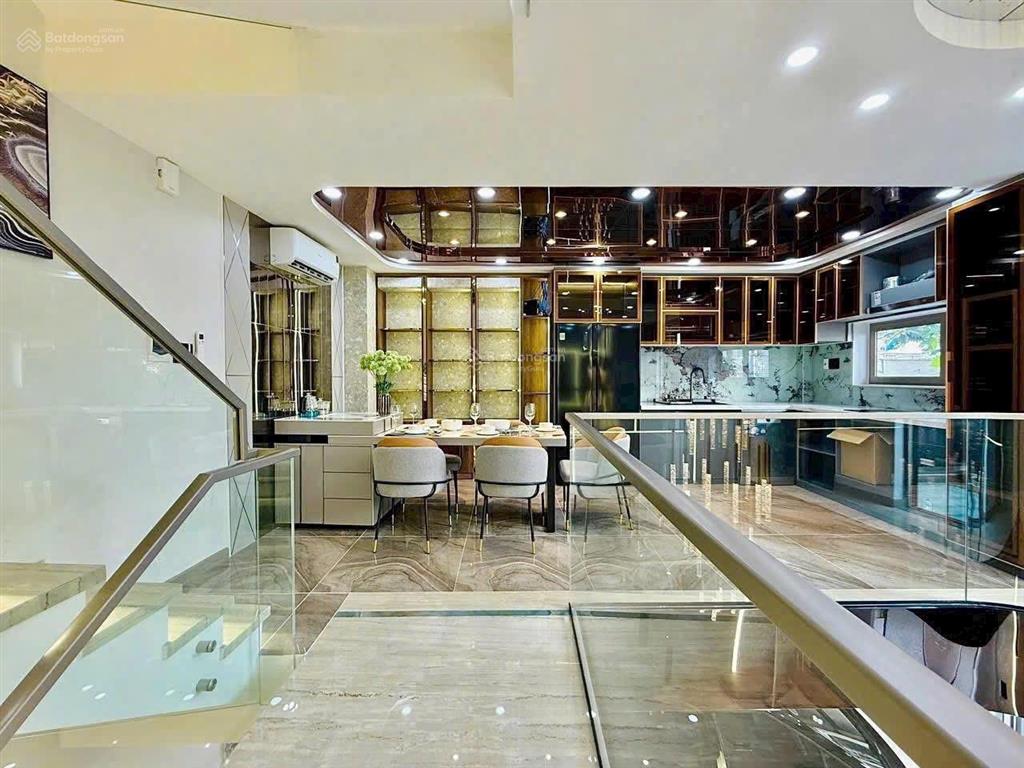 Bán gấp căn nhà thông số khủng đường trịnh quang nghị, quận 8  giá 4,1tỷ/120m2  cho thuê 25tr/th