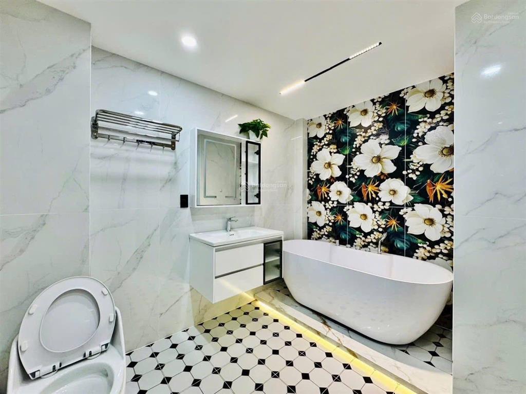 Chỉ 6,05tỷ/75m2 (5x15m)  chốt ngay nhà đẹp đường bình tây, p. bình tây  2 lầu, 5pn, pháp lý chuẩn