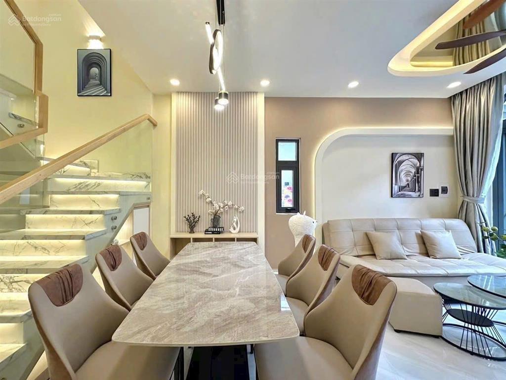 Chính chủ cần bán nhà thích quảng đức, phú nhuận  giá 6,22 tỷ/63m2 (4,2m x 15m)  thuê 25tr/tháng