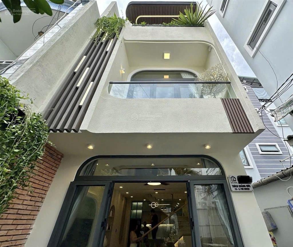 Chính chủ cần bán nhà thích quảng đức, phú nhuận  giá 6,22 tỷ/63m2 (4,2m x 15m)  thuê 25tr/tháng