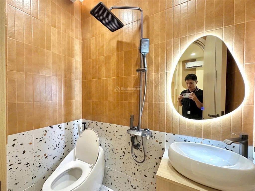 Chính chủ cần bán nhà thích quảng đức, phú nhuận  giá 6,22 tỷ/63m2 (4,2m x 15m)  thuê 25tr/tháng