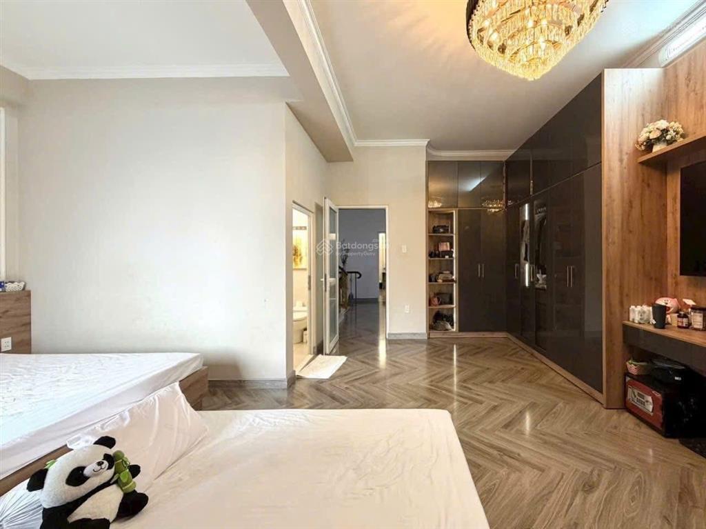 Chính chủ định cư bán nhà đường võ thị sáu, quận 1  115,2m2  hđ thuê 40 triệu/tháng