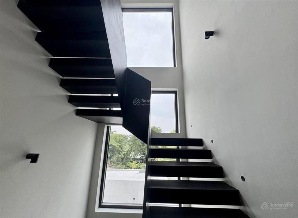Ngộp vốn kinh doanh cần bán nhà đường tống hữu định, quận 2  165m²  thuê 50tr/tháng
