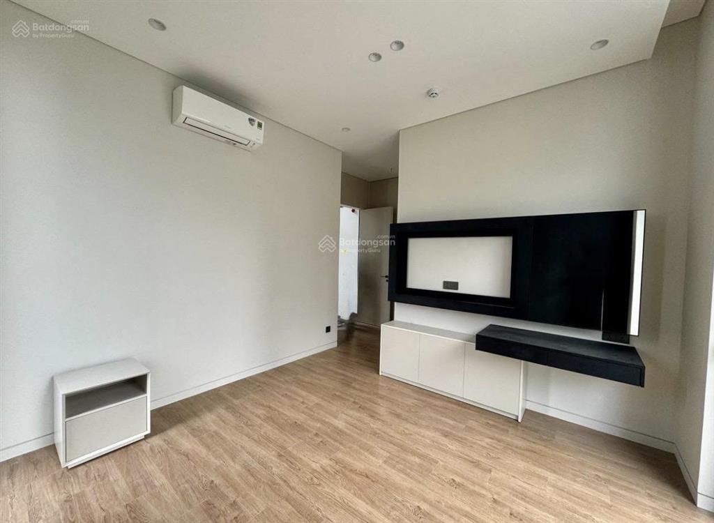 Ngộp vốn kinh doanh cần bán nhà đường tống hữu định, quận 2  165m²  thuê 50tr/tháng