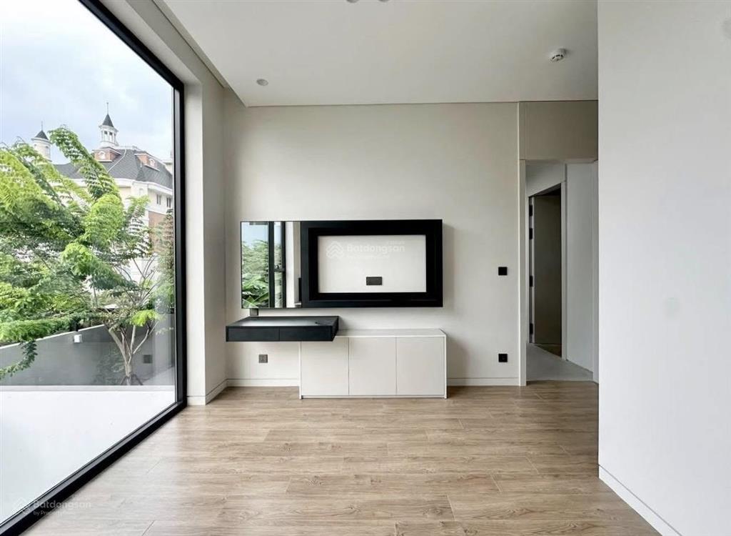 Ngộp vốn kinh doanh cần bán nhà đường tống hữu định, quận 2  165m²  thuê 50tr/tháng