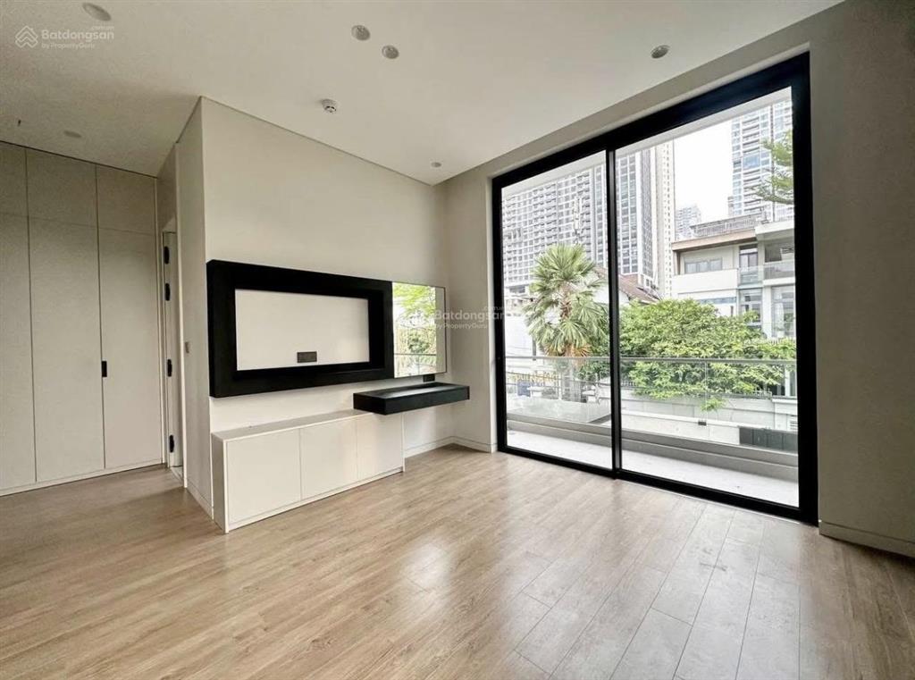 Ngộp vốn kinh doanh cần bán nhà đường tống hữu định, quận 2  165m²  thuê 50tr/tháng
