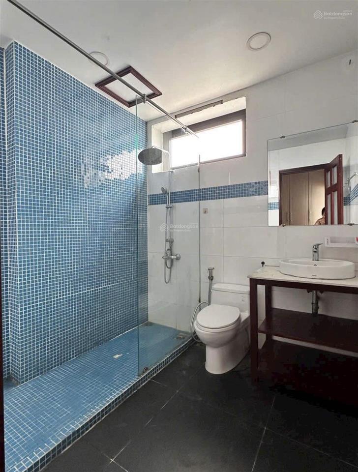 Siêu phẩm nguyễn văn hưởng, an khánh  ngay tổng lãnh sự malaysia  120m2  thuê 40 tr