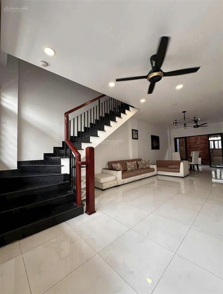 Siêu phẩm nguyễn văn hưởng, an khánh  ngay tổng lãnh sự malaysia  120m2  thuê 40 tr