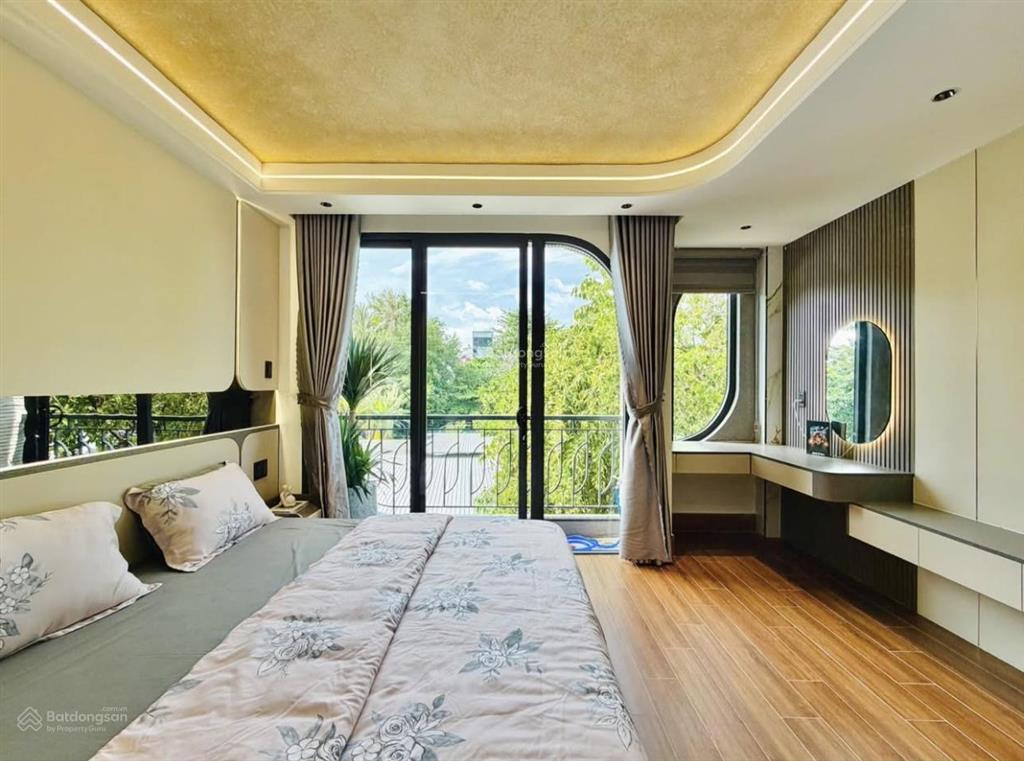 Hàng ngộp mới nhận đường phan kế bính  quận 1  67,5m2 (4,5x15)  ngay chợ thuê 25tr/th