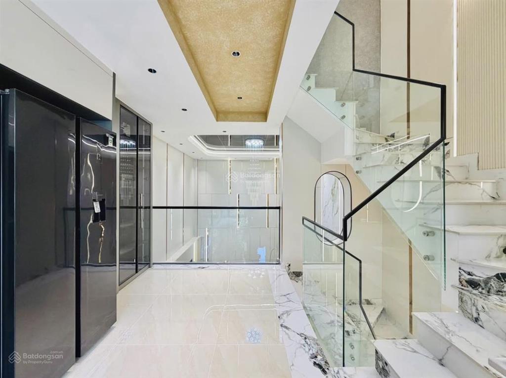 Hàng ngộp mới nhận đường phan kế bính  quận 1  67,5m2 (4,5x15)  ngay chợ thuê 25tr/th