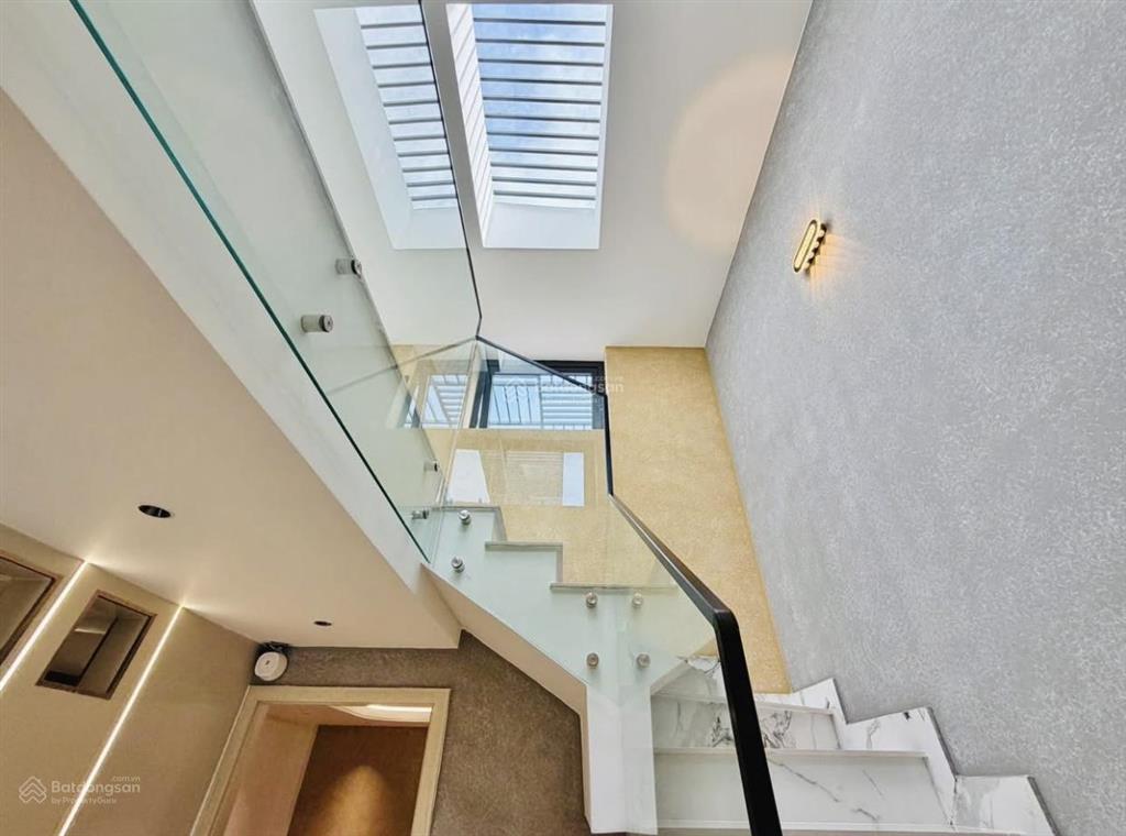 Hàng ngộp mới nhận đường phan kế bính  quận 1  67,5m2 (4,5x15)  ngay chợ thuê 25tr/th