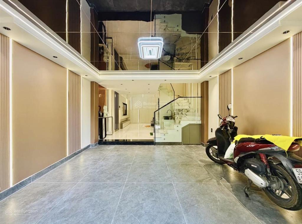 Hàng ngộp mới nhận đường phan kế bính  quận 1  67,5m2 (4,5x15)  ngay chợ thuê 25tr/th