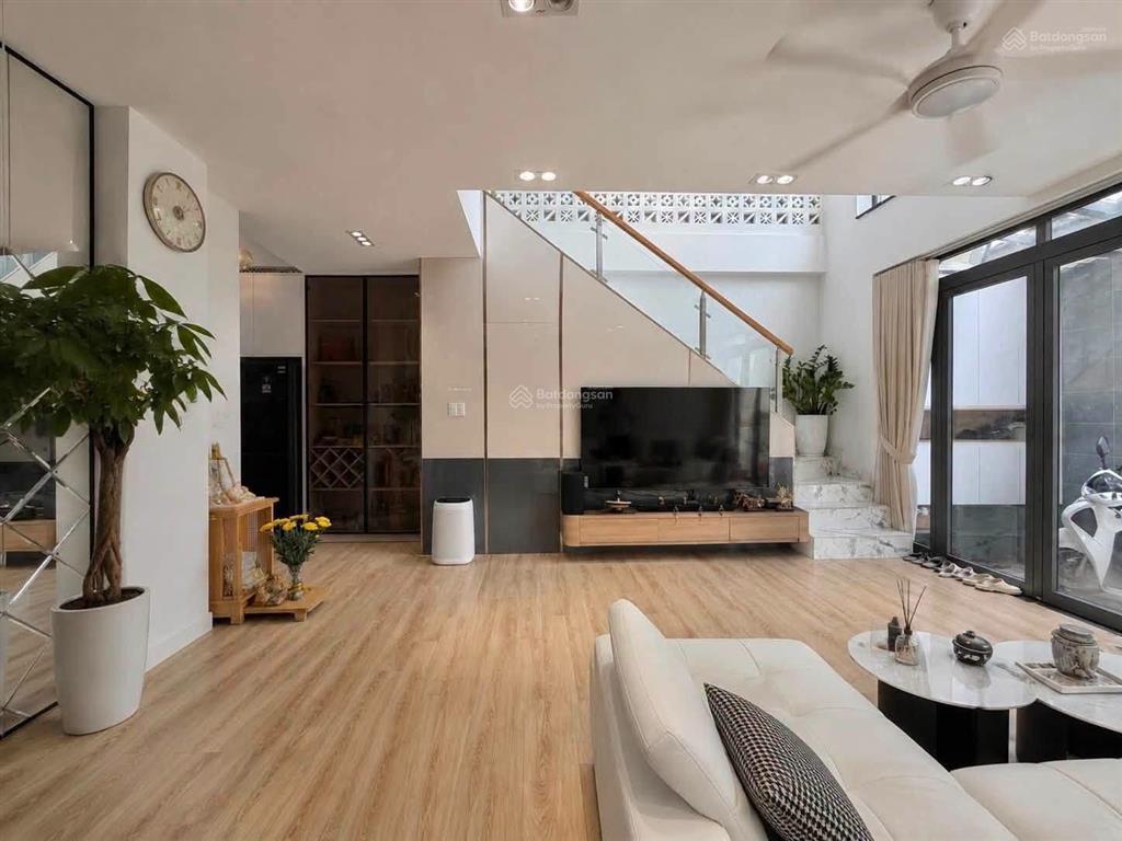 Nhanh tay chốt ngay siêu phẩm trung tâm quận 1  đường đặng dung  67,2m2  thuê 45tr