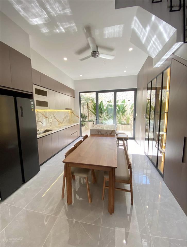 Tôi cần bán nhà cao đạt  p. chợ quán  100m2 (5x20), hđ thuê 30tr/th, nhà 3 lầu, 4pn