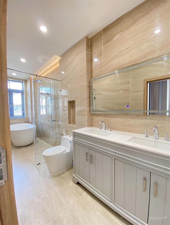 Tôi cần bán nhà cao đạt  p. chợ quán  100m2 (5x20), hđ thuê 30tr/th, nhà 3 lầu, 4pn