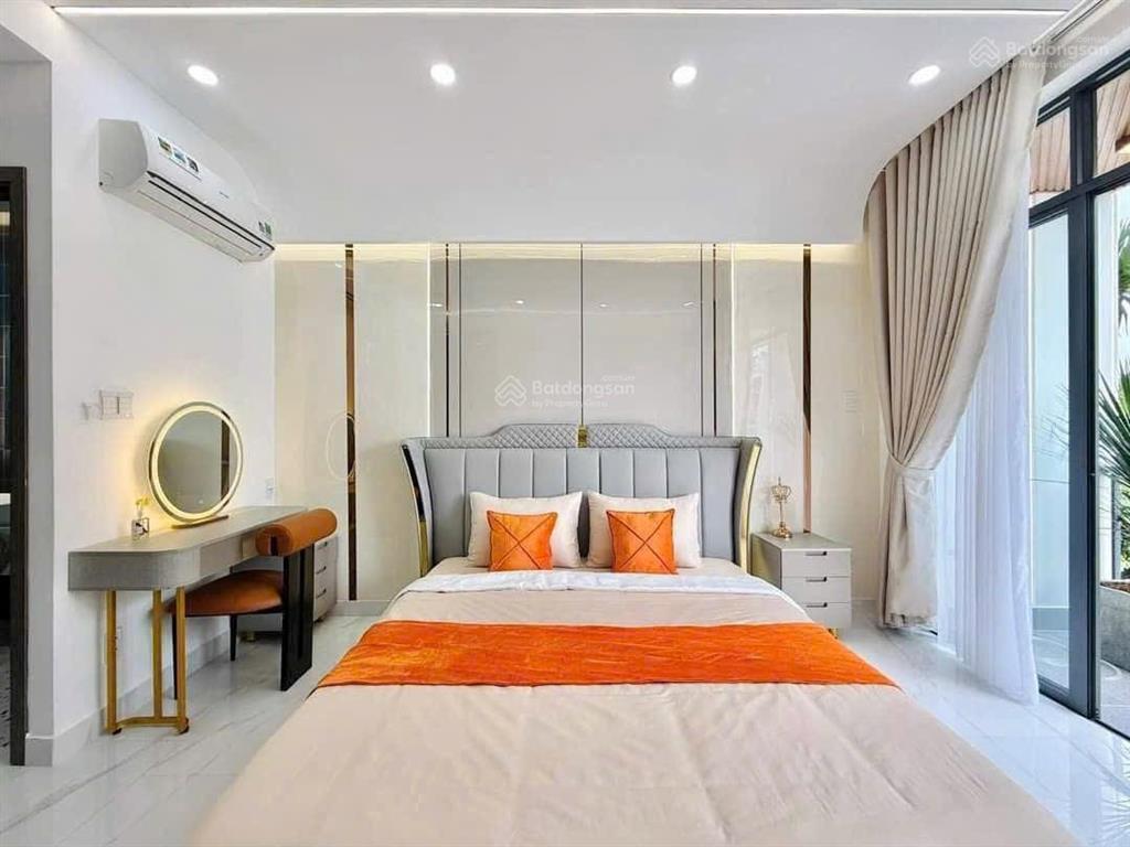 Chính chủ bán gấp căn nhà  nguyễn thiện thuật, quận 3  giá 6,52 tỷ/(5x18m)  thuê 27 triệu/tháng