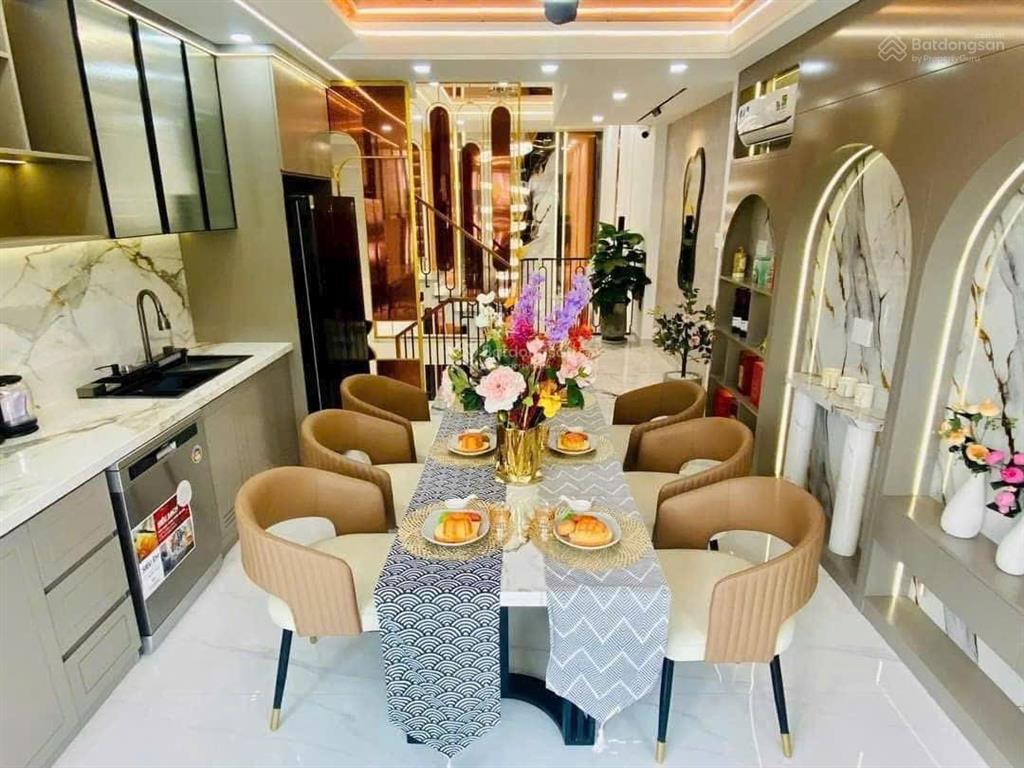 Chính chủ bán gấp căn nhà  nguyễn thiện thuật, quận 3  giá 6,52 tỷ/(5x18m)  thuê 27 triệu/tháng