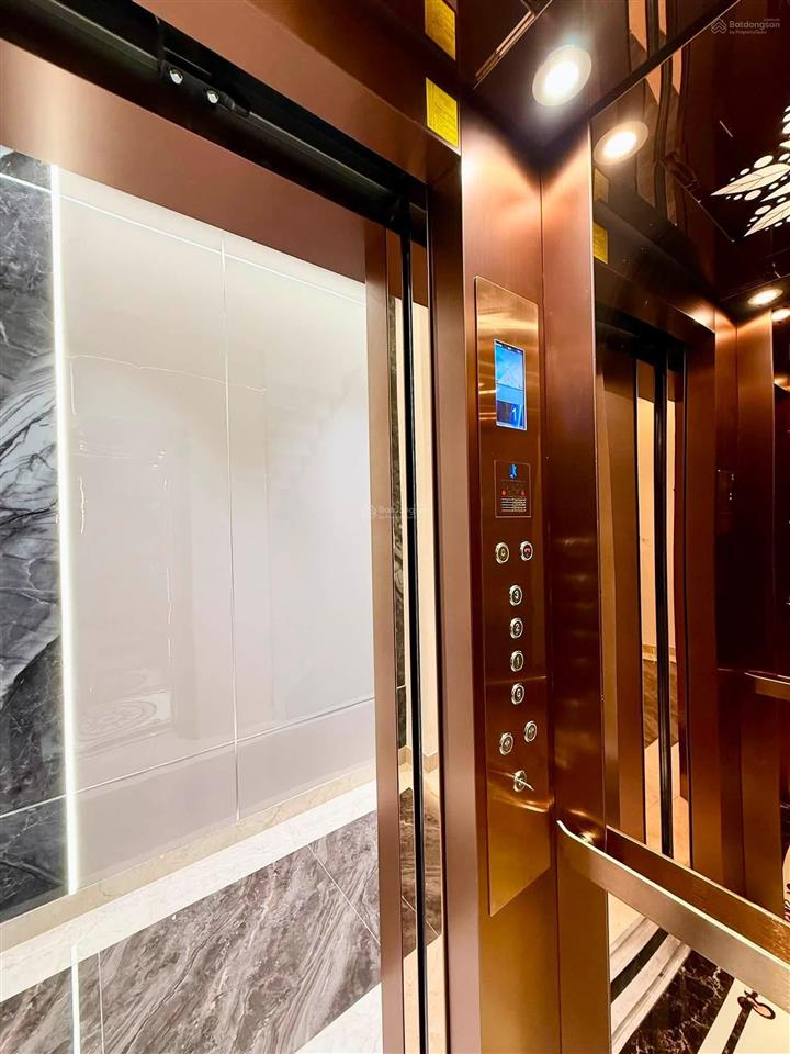 Cần bàn nhà phố có thang máy đường huỳnh văn bánh, phú nhuận  giá 7,12tỷ/67,5m2  thuê 22tr/tháng