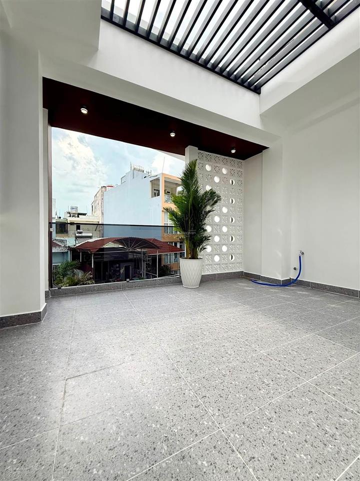 Cần bàn nhà phố có thang máy đường huỳnh văn bánh, phú nhuận  giá 7,12tỷ/67,5m2  thuê 22tr/tháng