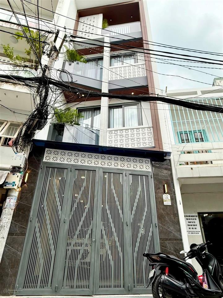 Cần bàn nhà phố có thang máy đường huỳnh văn bánh, phú nhuận  giá 7,12tỷ/67,5m2  thuê 22tr/tháng