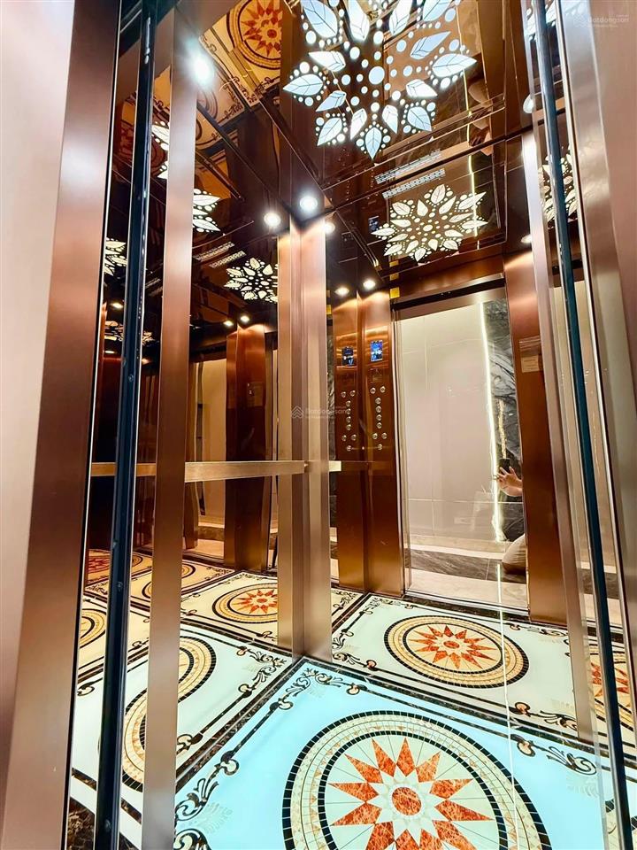Cần bàn nhà phố có thang máy đường huỳnh văn bánh, phú nhuận  giá 7,12tỷ/67,5m2  thuê 22tr/tháng