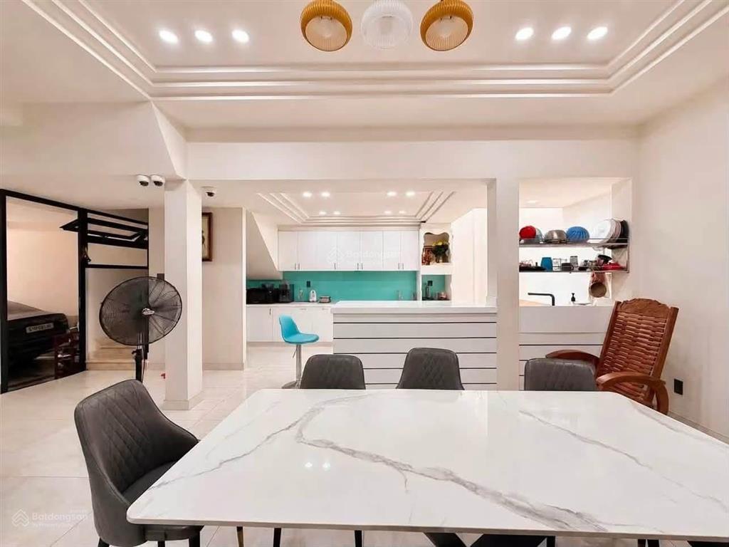 Chính chủ cần bán nhà đường lam sơn  p. gia định  giá 6,69tỷ/142m2  thuê 27tr, gần chợ bà chiểu