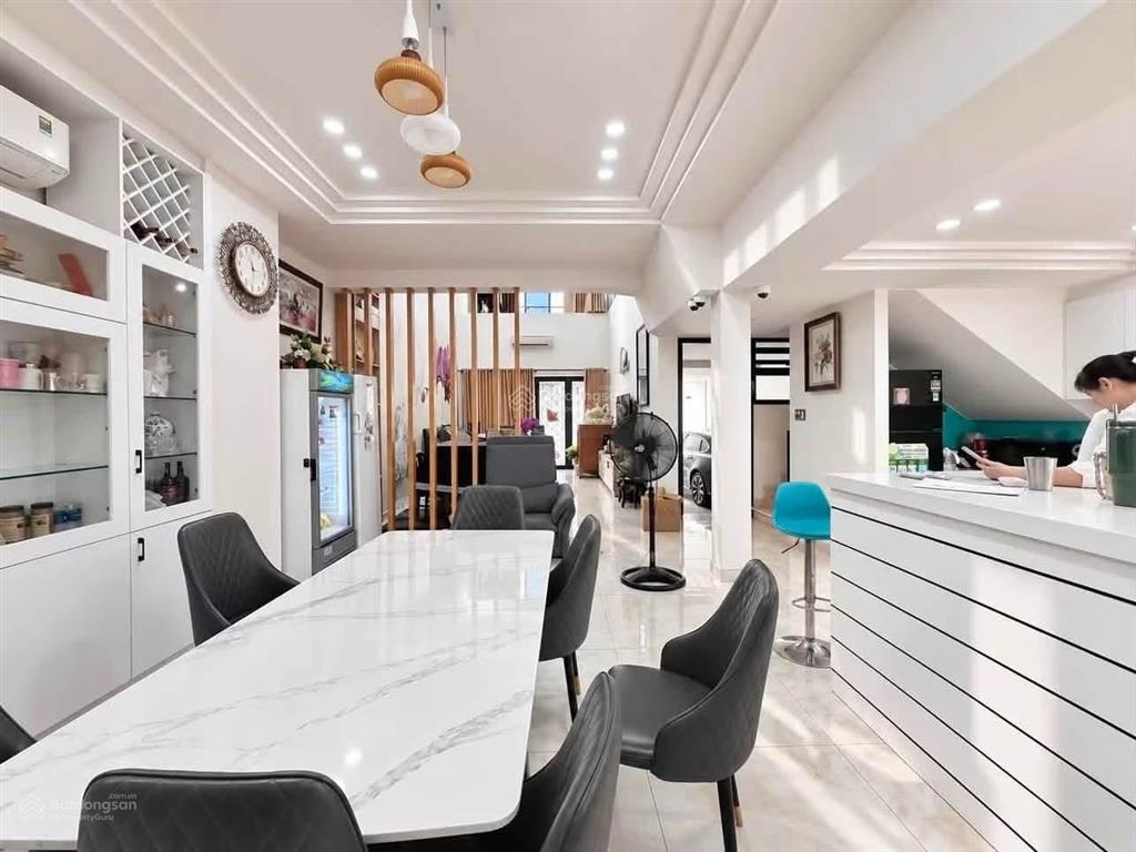 Chính chủ cần bán nhà đường lam sơn  p. gia định  giá 6,69tỷ/142m2  thuê 27tr, gần chợ bà chiểu