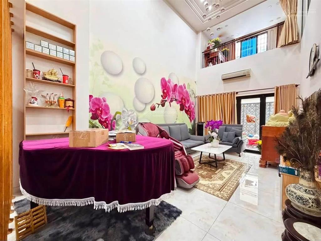 Chính chủ cần bán nhà đường lam sơn  p. gia định  giá 6,69tỷ/142m2  thuê 27tr, gần chợ bà chiểu