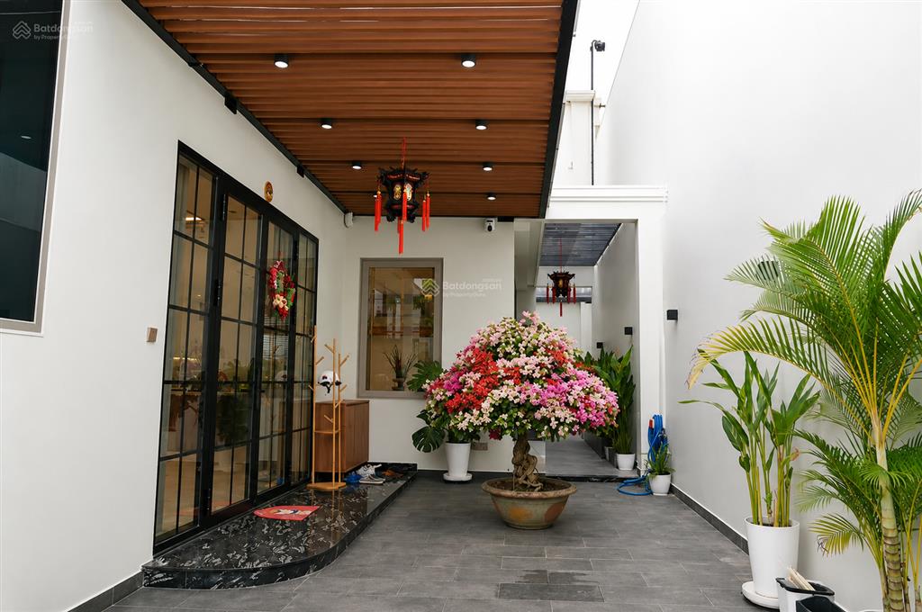 Cần bán nhanh căn biệt thự sân vườn nguyễn văn quỳ, tân thuận, giá tốt 7,35 tỷ/162m2 (9mx18m)
