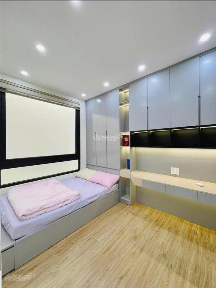 Chính chủ cần bán nhà diện tích lớn 108m2 đường nguyễn hiền, phường 4, quận 3. sổ sẵn