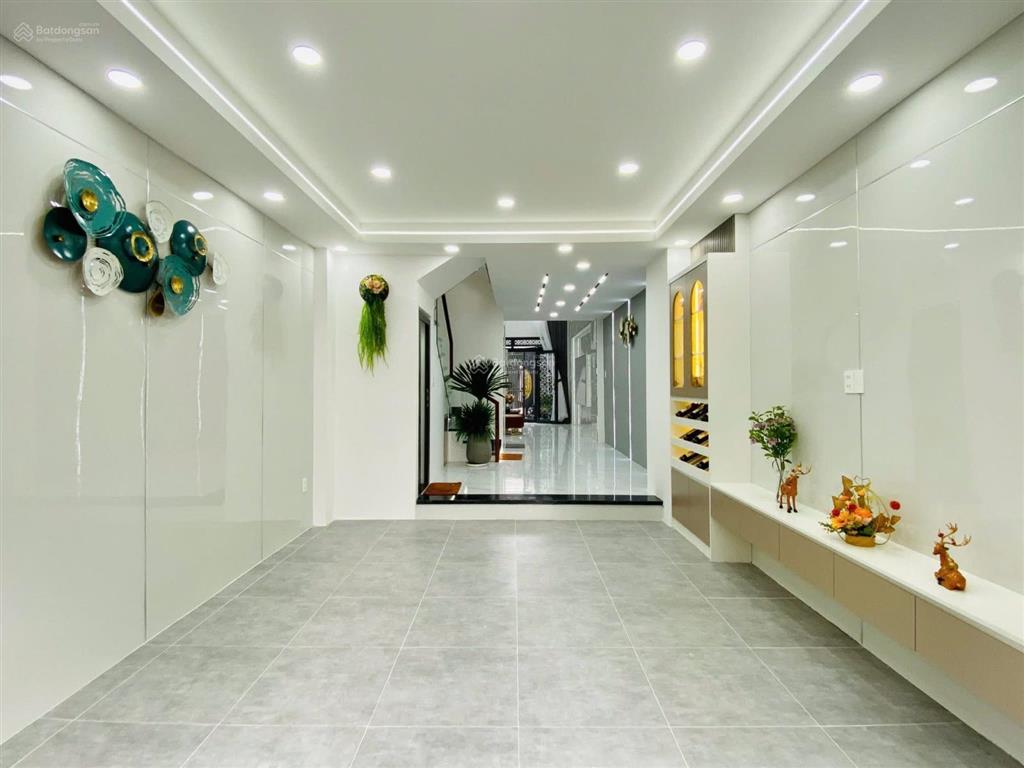Hot nhất trong tuần! bán nhanh nhà nguyễn thị minh khai, quận 1. 76,8m2 (4,8x16)