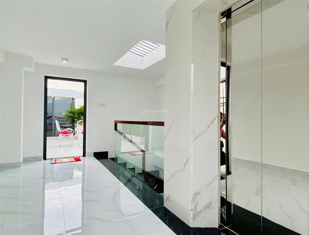 Hot nhất trong tuần! bán nhanh nhà nguyễn thị minh khai, quận 1. 76,8m2 (4,8x16)