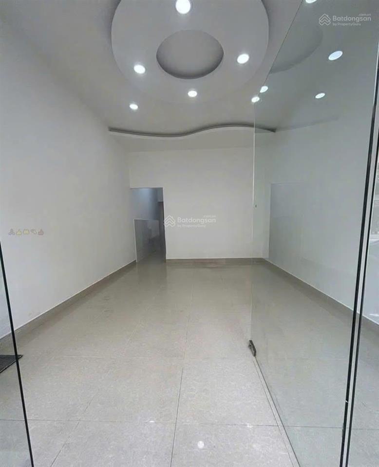 Bán nhà mặt tiền ngay trung tâm quận 1  mặt tiền nguyễn hữu cầu. giá 4,15 tỷ/72m2. đang có hđ 37tr