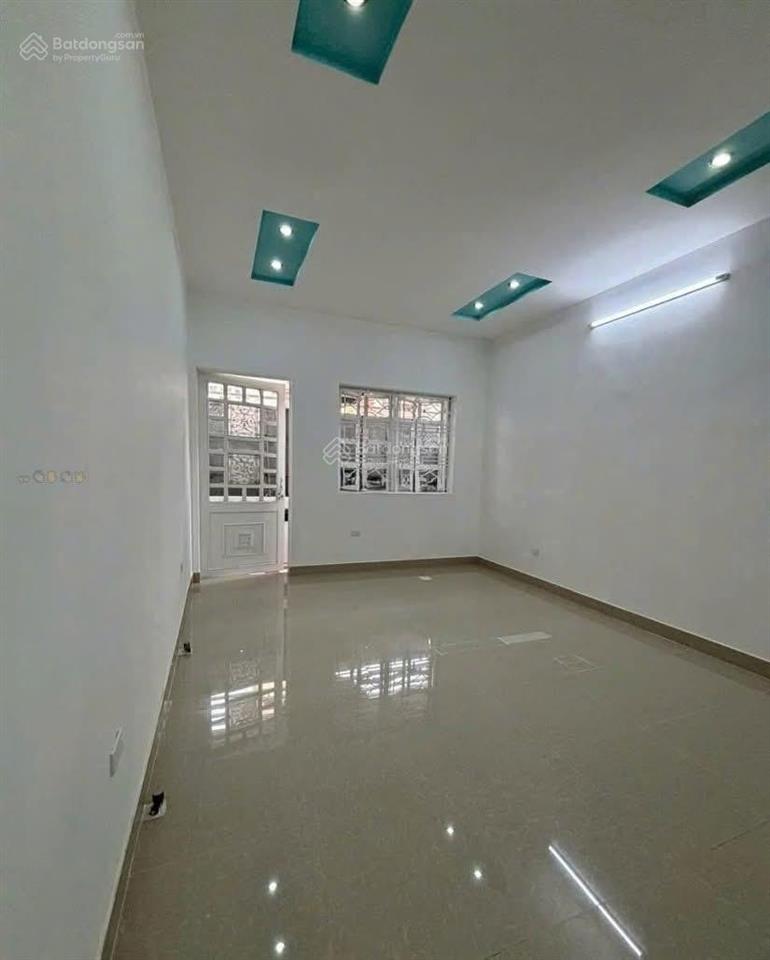 Bán nhà mặt tiền ngay trung tâm quận 1  mặt tiền nguyễn hữu cầu. giá 4,15 tỷ/72m2. đang có hđ 37tr