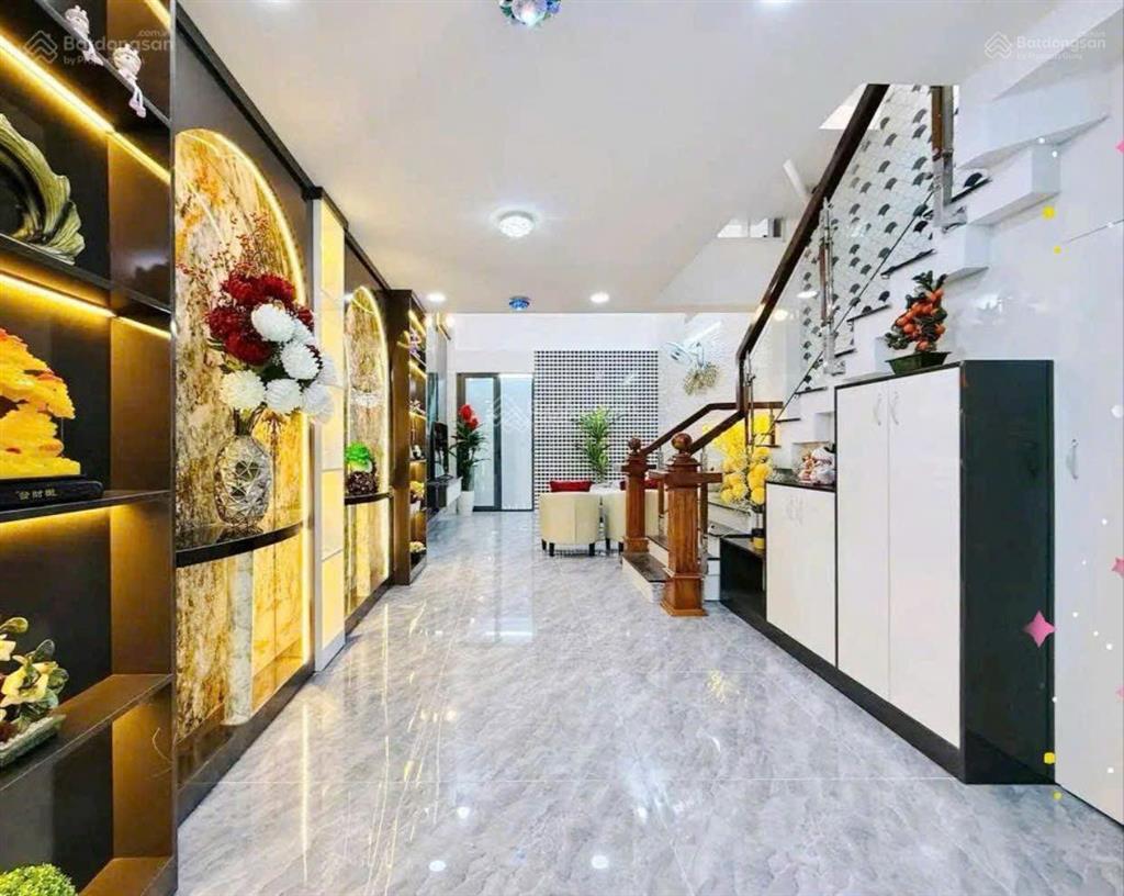 Siêu phẩm ô tô ngủ trong nhà đường trần tuấn khải, quận 5. giá 5,05 tỷ. đang cho thuê 29 triệu/th