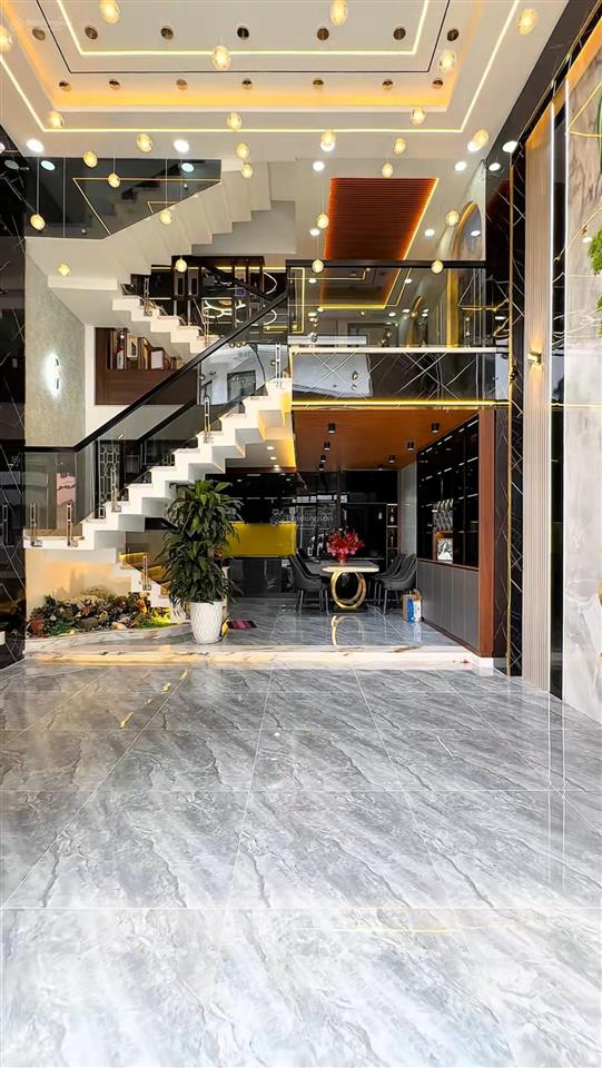Nhà đẹp bán gấp gần chợ tân định  đường nguyễn phi khanh, quận 1. dt 88m2