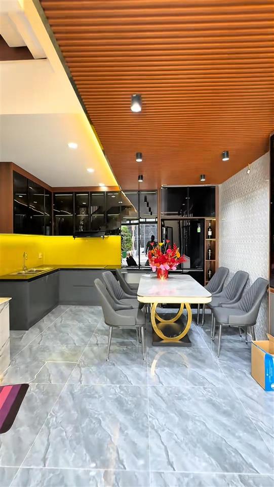 Nhà đẹp bán gấp gần chợ tân định  đường nguyễn phi khanh, quận 1. dt 88m2