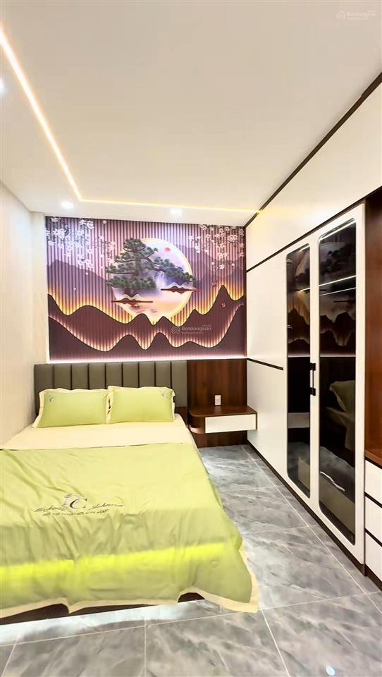 Nhà đẹp bán gấp gần chợ tân định  đường nguyễn phi khanh, quận 1. dt 88m2