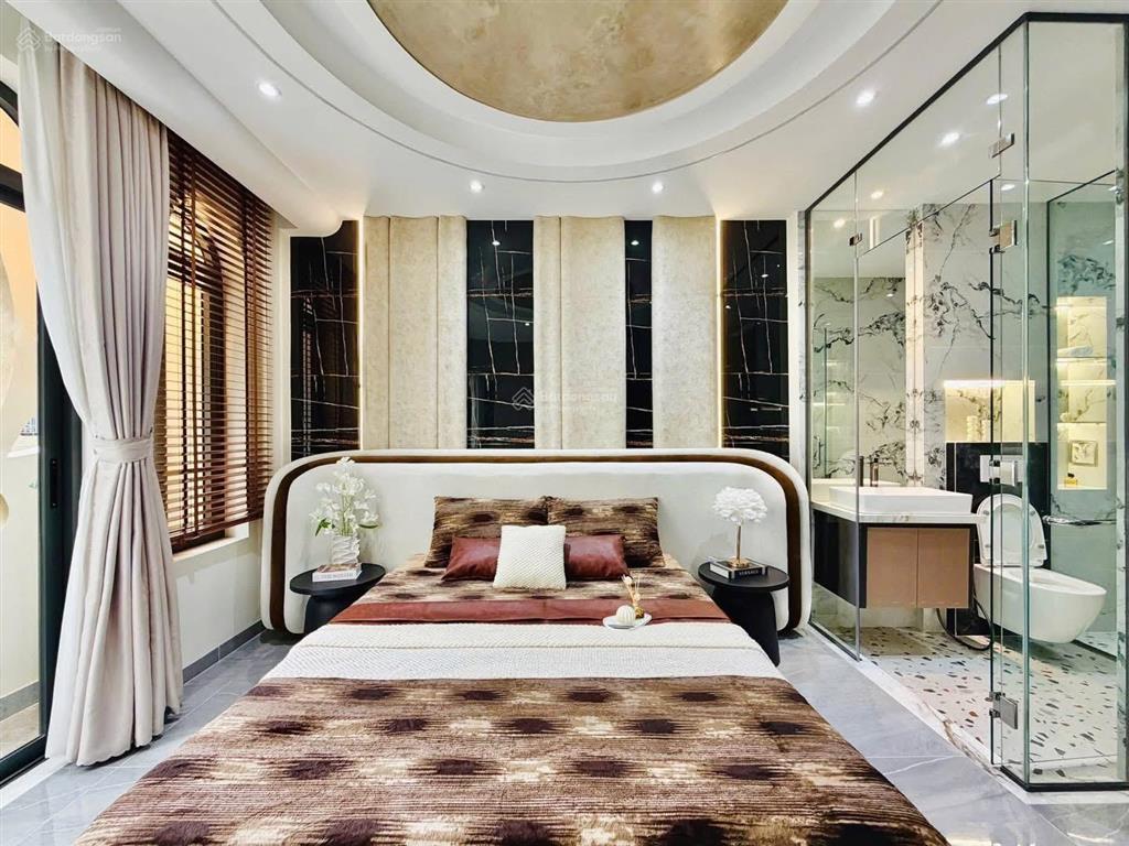 Giá tốt bán nhanh trong tháng 6  nguyễn thị minh khai, quận 3. diện tích 64m2