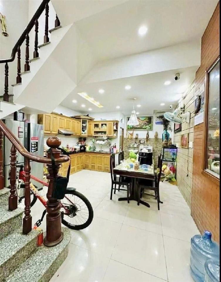 Nhà gần trường đại học sư phạm an dương vương,p2,quận 5.giá 6tỷ750. dt5mx14.5m.sổ hoàn công.