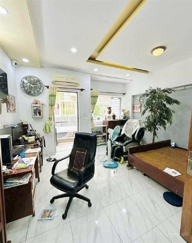 Nhà gần trường đại học sư phạm an dương vương,p2,quận 5.giá 6tỷ750. dt5mx14.5m.sổ hoàn công.