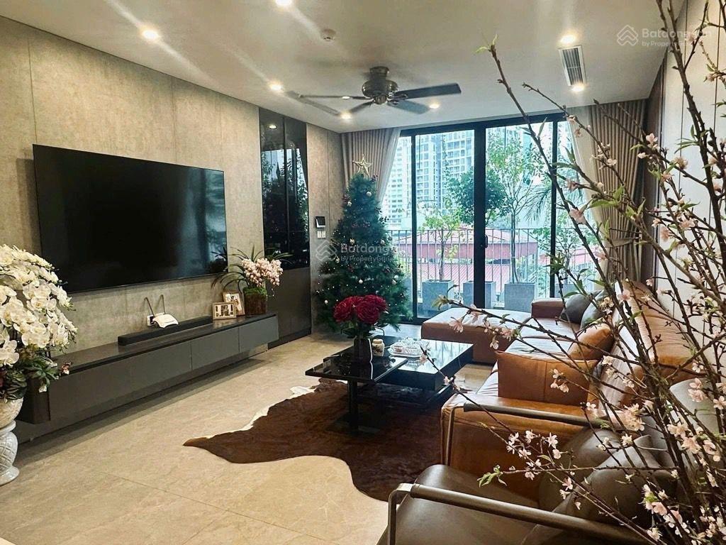 Nhà đẹpdân xâymặt ngõô tô tránhmặt tiền rộng8 tầngthang máynội thất nhậpba đình dt 6