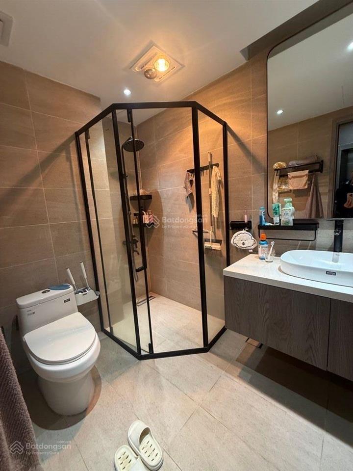 Nhà đẹpdân xâymặt phốlô gócmặt tiền rộng7 tầngthang máykinh doanhnội thất cao cấpsổ vuô