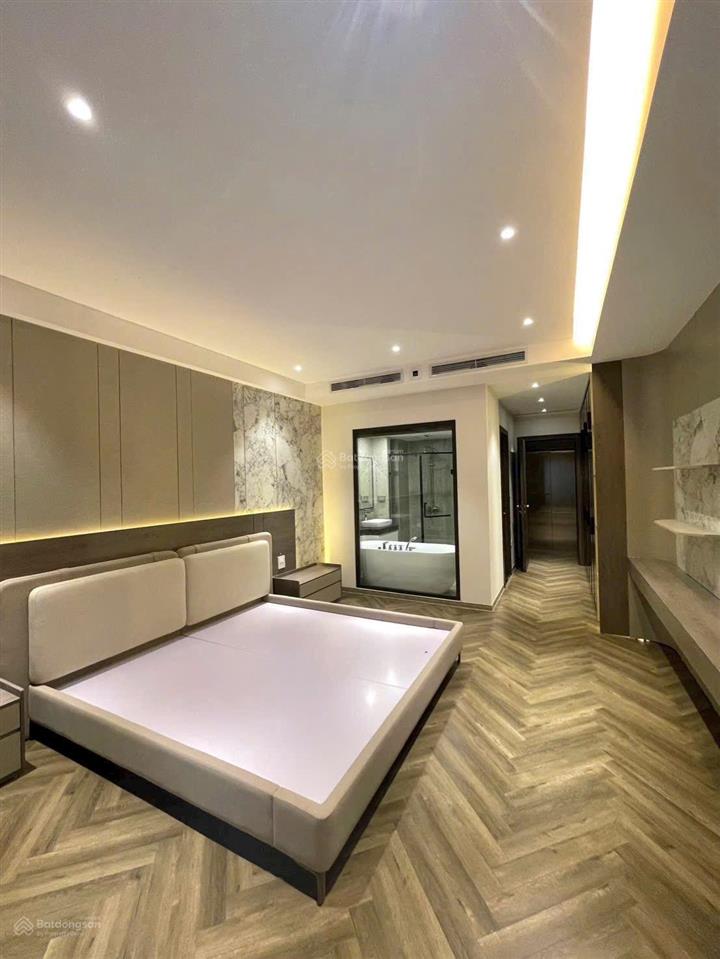 Nhà đẹpgara otophân lô thang máynở hậuviu bể bơisân pickleballnội thất sang trọnghồng tiến