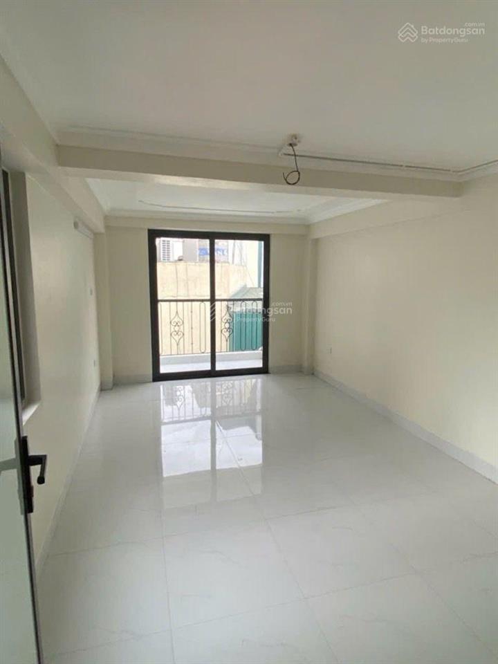 Nhà mới koongsát phốngõ rộng thoángpccc 6 tầngsổ vuônggiá8,8đ tôn đức thắng
03727399